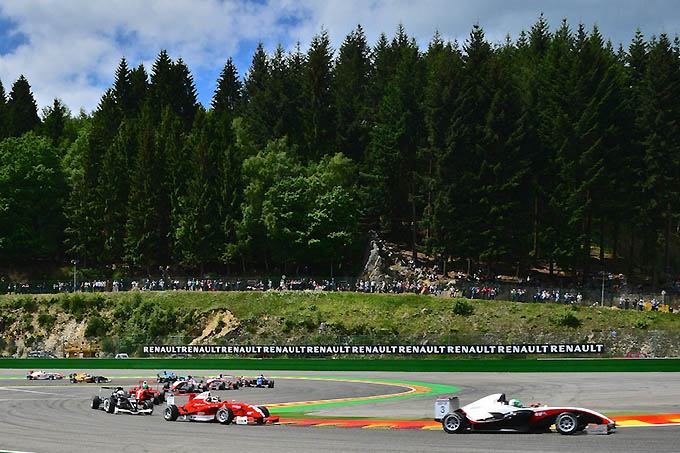 Janneau Esmeijer wint Formula Renault 1.6 NEC Junior